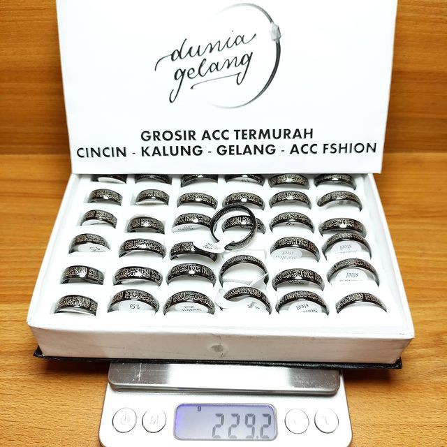 [ Grosir ] 1 Box Isi 36 Pcs Cincin Titanium Tauhid Hitam Silver Gold Ukuran 16 s/d 19 Lebar 6mm TH