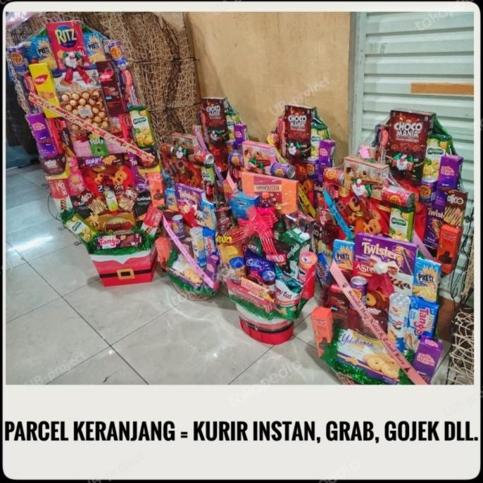 

PARCEL LEBARAN , NATAL, & TAHUN BARU - Ukuran M