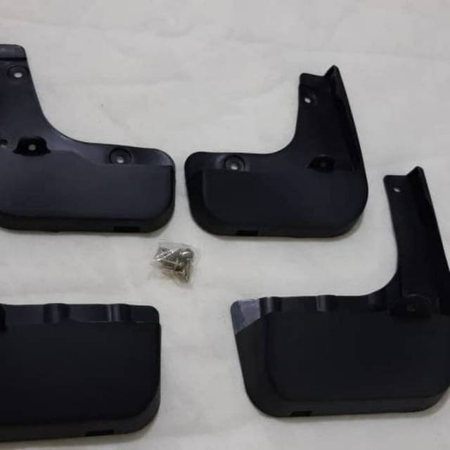 Mudguard/ karpet lumpur mobil Mobilio RS