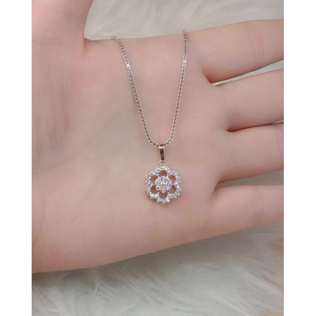 Kalung Titanium Wanita Anti Karat, Anti Alergi, Tahan Lama, Di Jamin REALPICT 100% dan High Quality, Kalung Bunga Pecah Berlian Silver