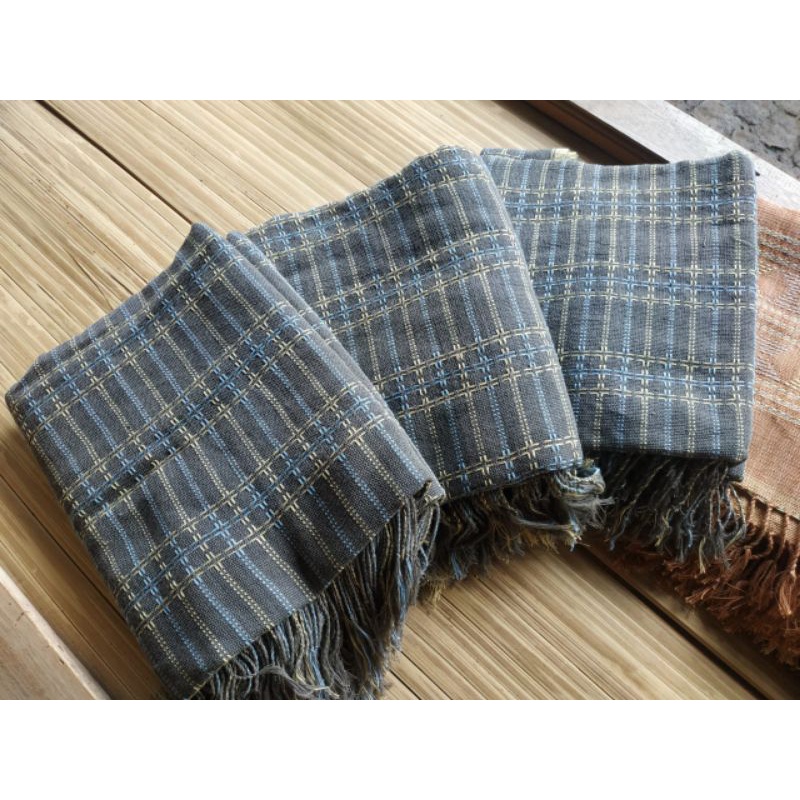 kain tenun pewarna alami