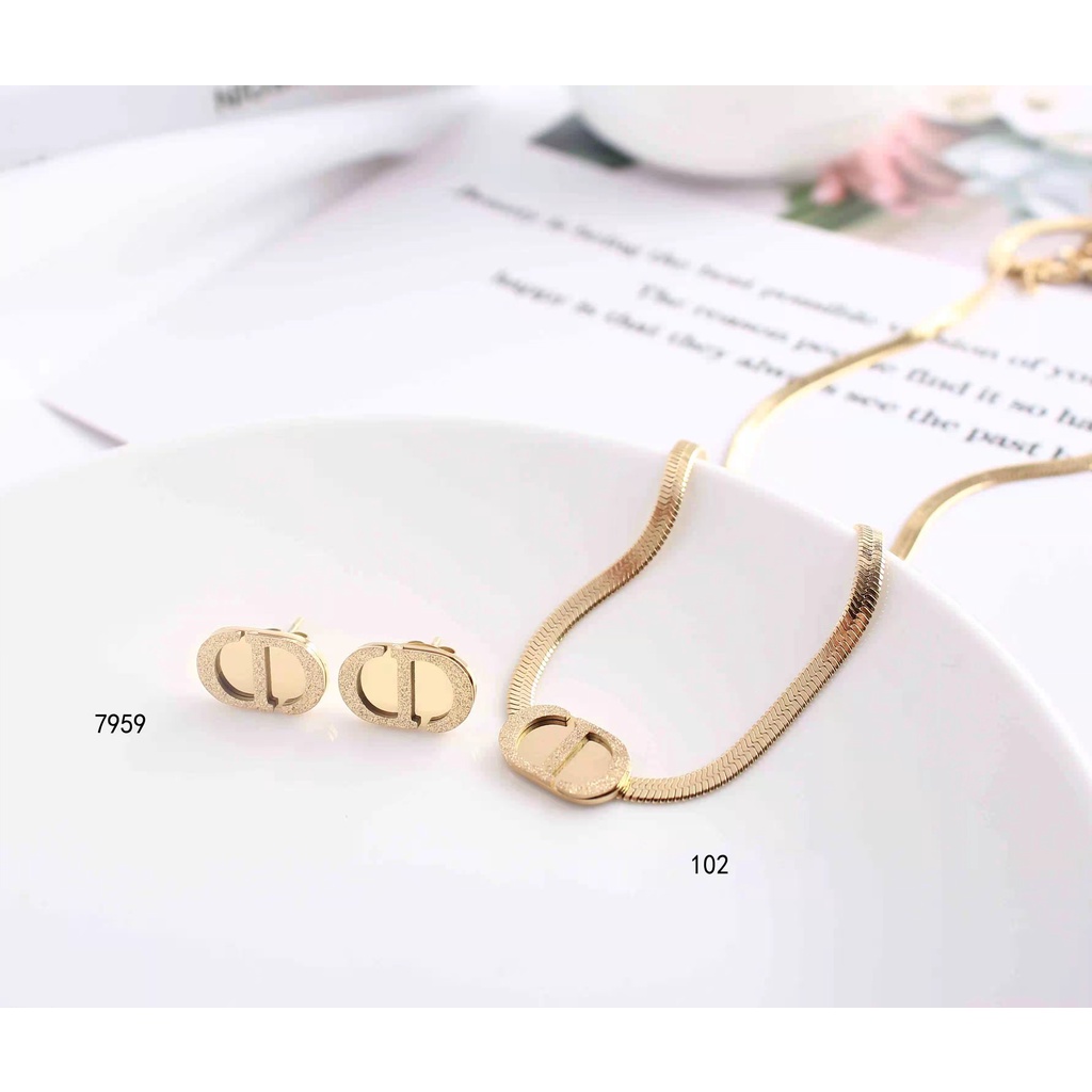 Set Perhiasan Titanium Kalung/Anting 102,7959