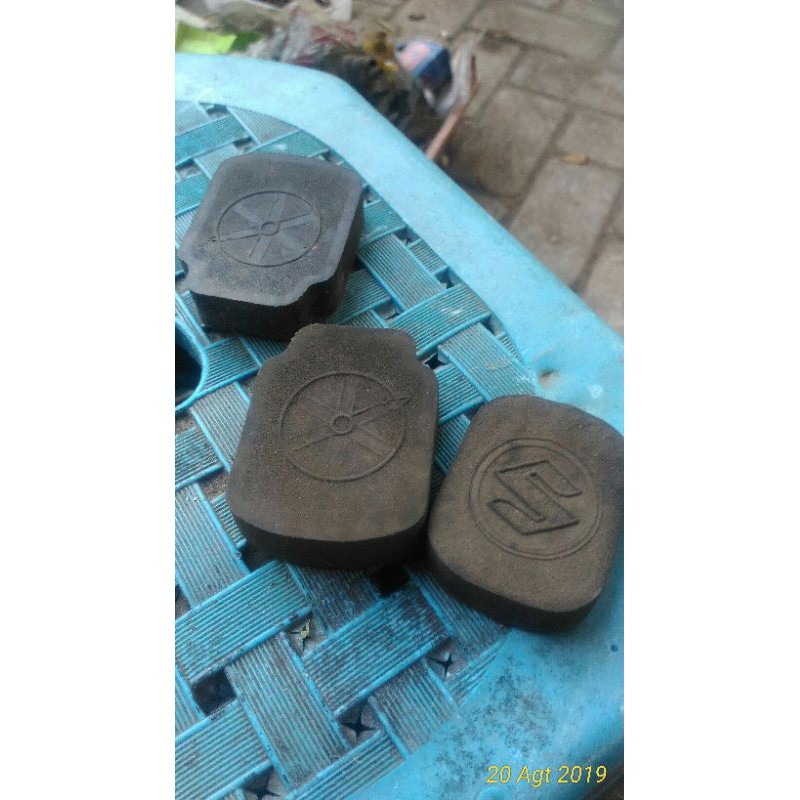 karet pedal rem motor