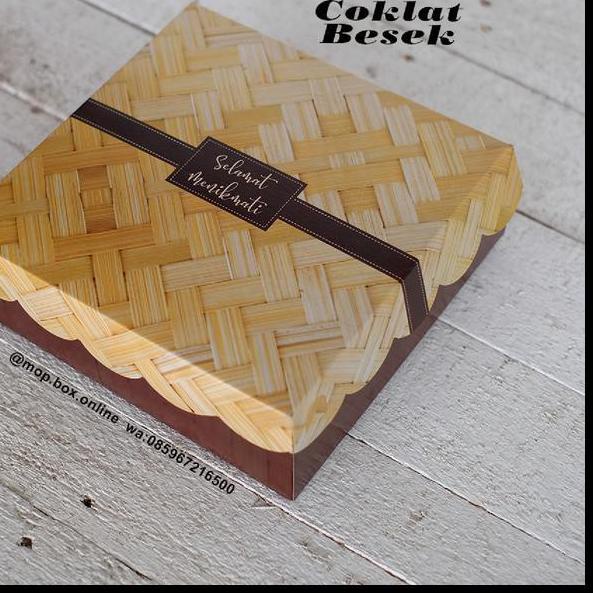 

HOT SALE|SQ16|50Lembar Dus Nasi/ kotak nasi/ box kue /kotak snack R10K Coklat Besek Kotak Nasi 20X20
