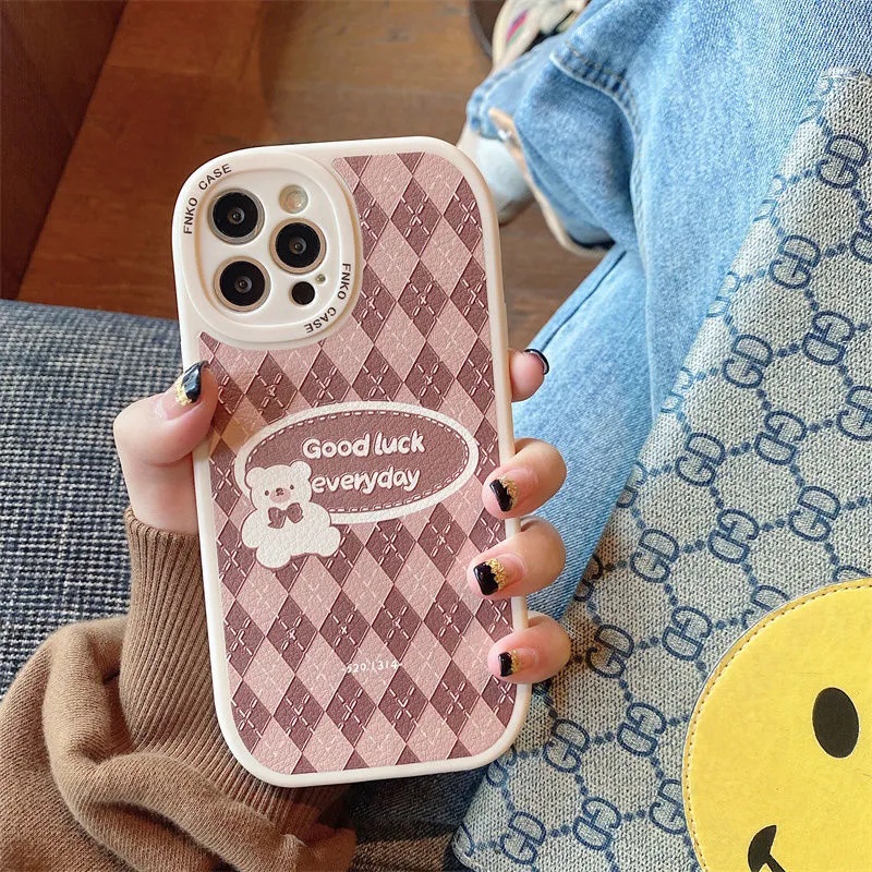 Soft Case Bahan Kulit Motif Kartun Beruang Kotak-Kotak Untuk iPhone 13 13pro 13prm 11 7Plus 8Plus Xr XS 13 12pro MaxTPU