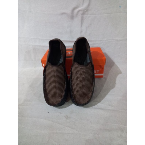 Sepatu slip on pria COURTNEY CC.JONAN COKLAT