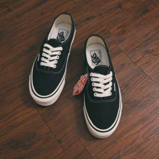 Toko Online VANS Shopee Indonesia