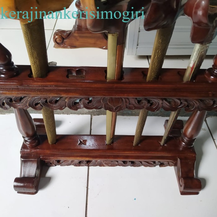 

jagrak keris isi 5 jati
