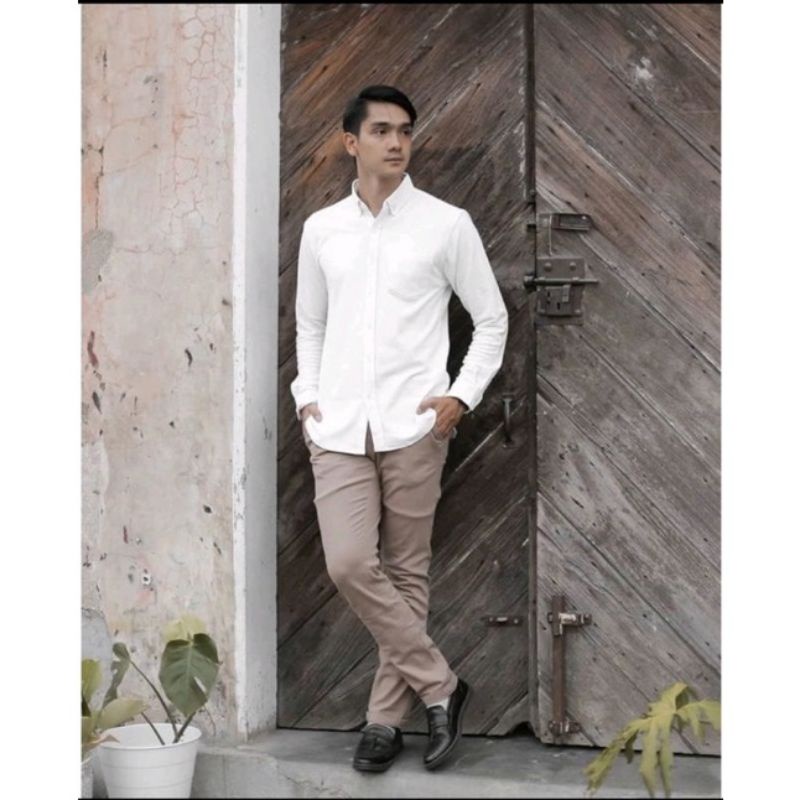 Kemeja Polos Pria Lengan Panjang Slim Fit