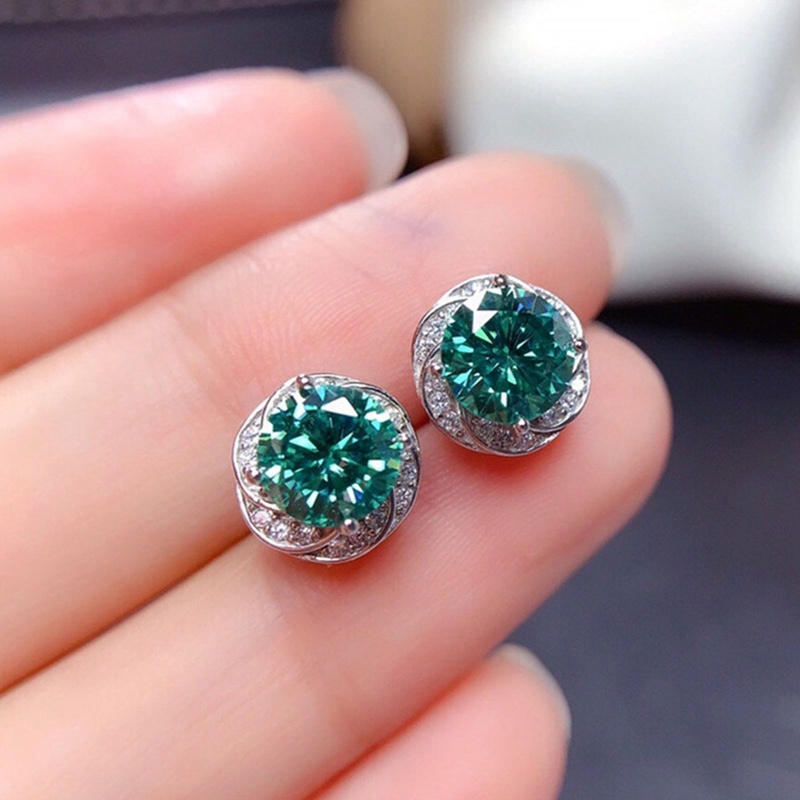 Anting Stud Zircon Bentuk Bunga Bulat Warna Hijau Bahan Silver Untuk Wanita