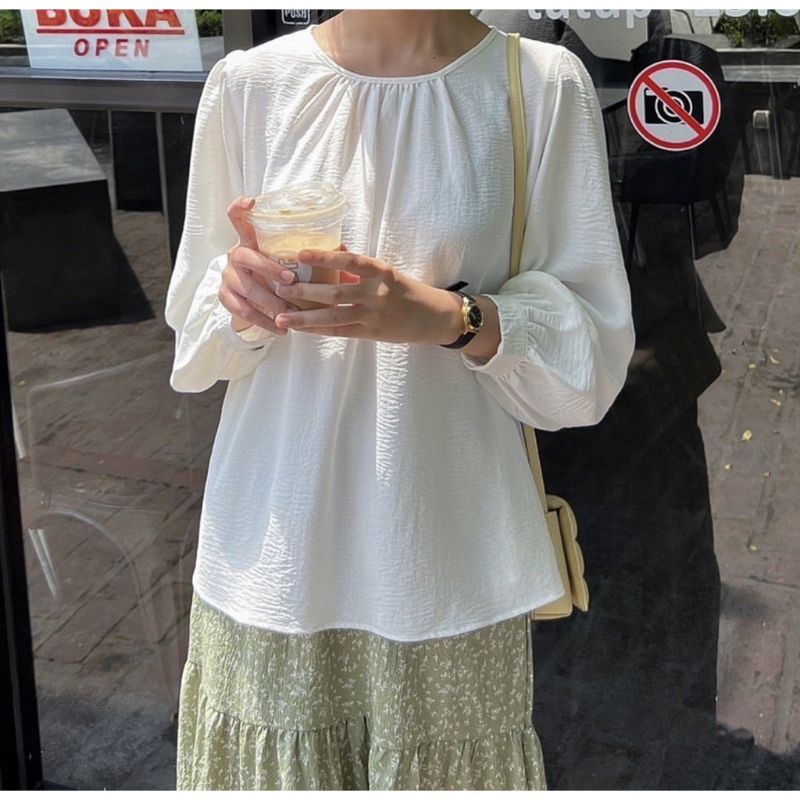 KEKE BLOUSE CRINCKLE AIRFLOW POLOS WARNA PUTIH BAJU ATASAN CASUAL MODERN WANITA KEKINIAN BISA COD BL