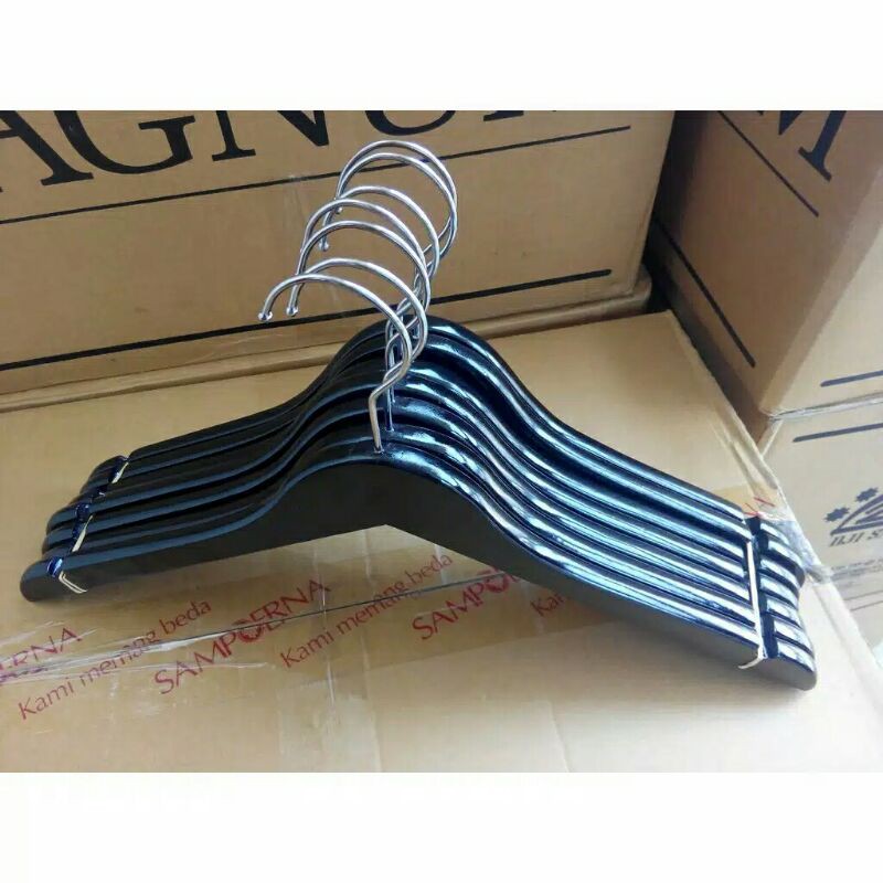 HANGER KAYU DEWASA WARNA HITAM GANTUNGAN BAJU HITAM