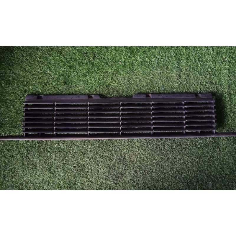 Gril Original Copotan Mitsubishi Lancer SL 1982