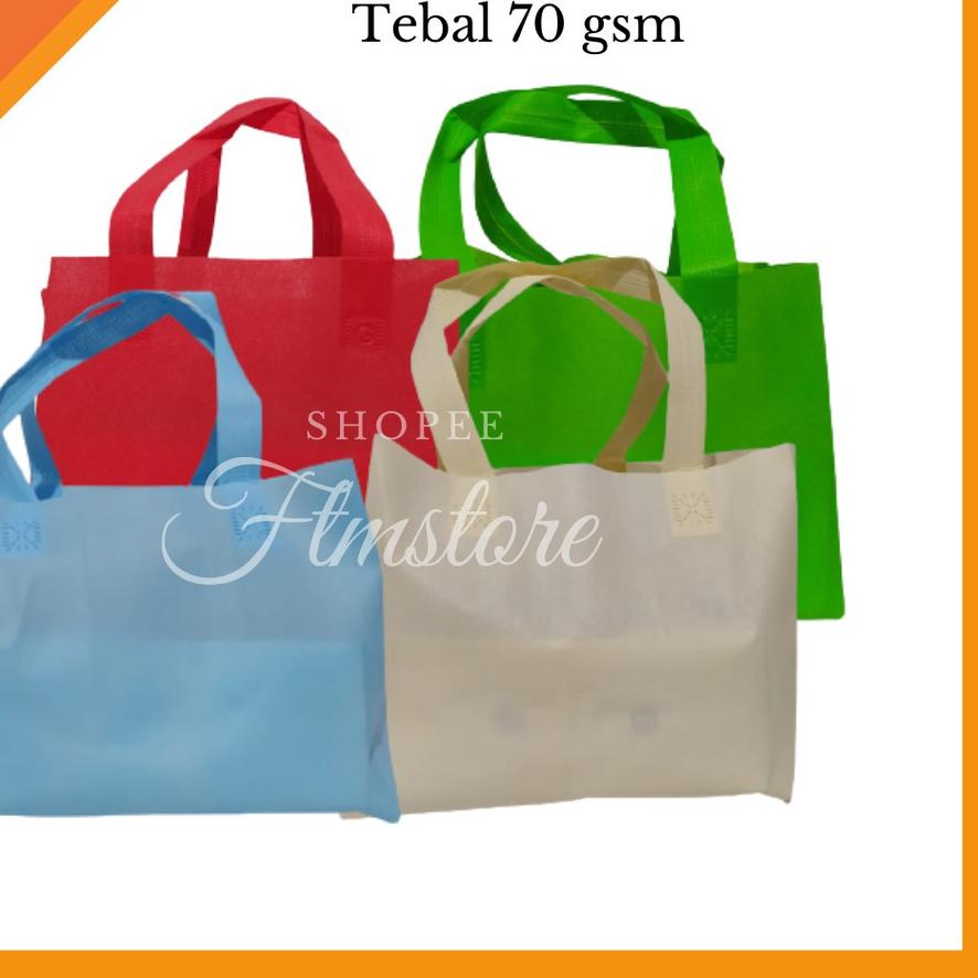 

Terlaris! Tas hajatan tas kotak nasi tas besek handle lipat samping box 20 x 20 kotak snack kotak nasi berkat ✔