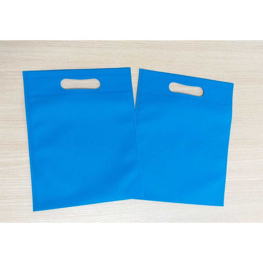 

GOODIE BAG SPUNBOND OVAL 20x25 (Kodian) / Tas Belanja Murah / Kantong Belanja / Souvenir (Biru Muda)