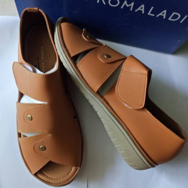 Sepatu Casual Yongki Komaladi