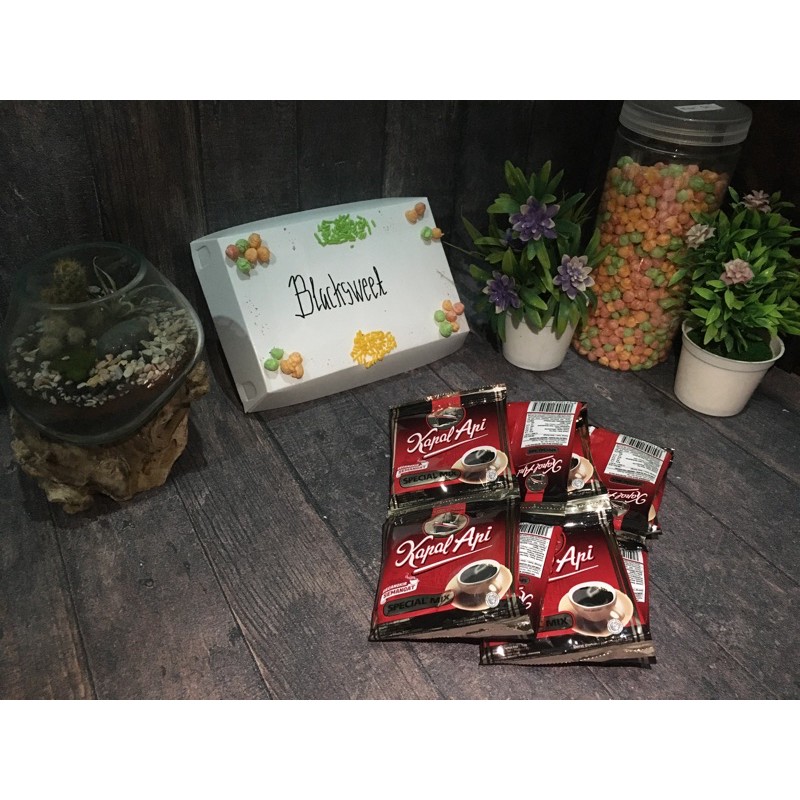 

Kopi Kapal Api (1 renceng)