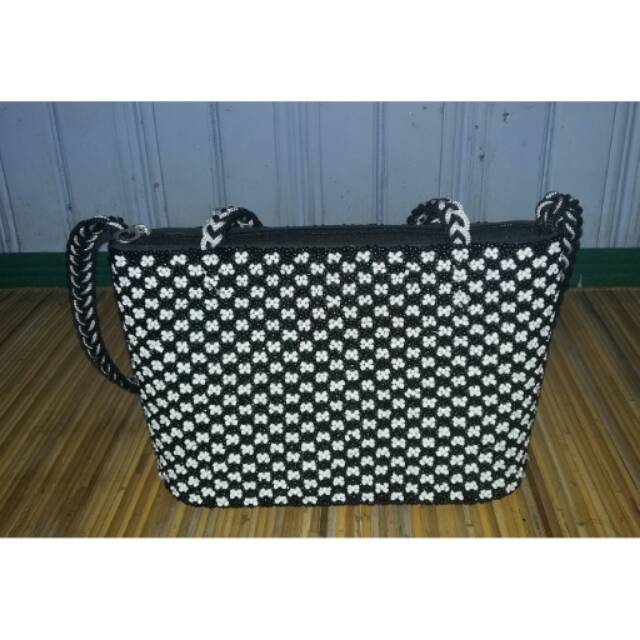 Tas cantik manik manik kalimantan