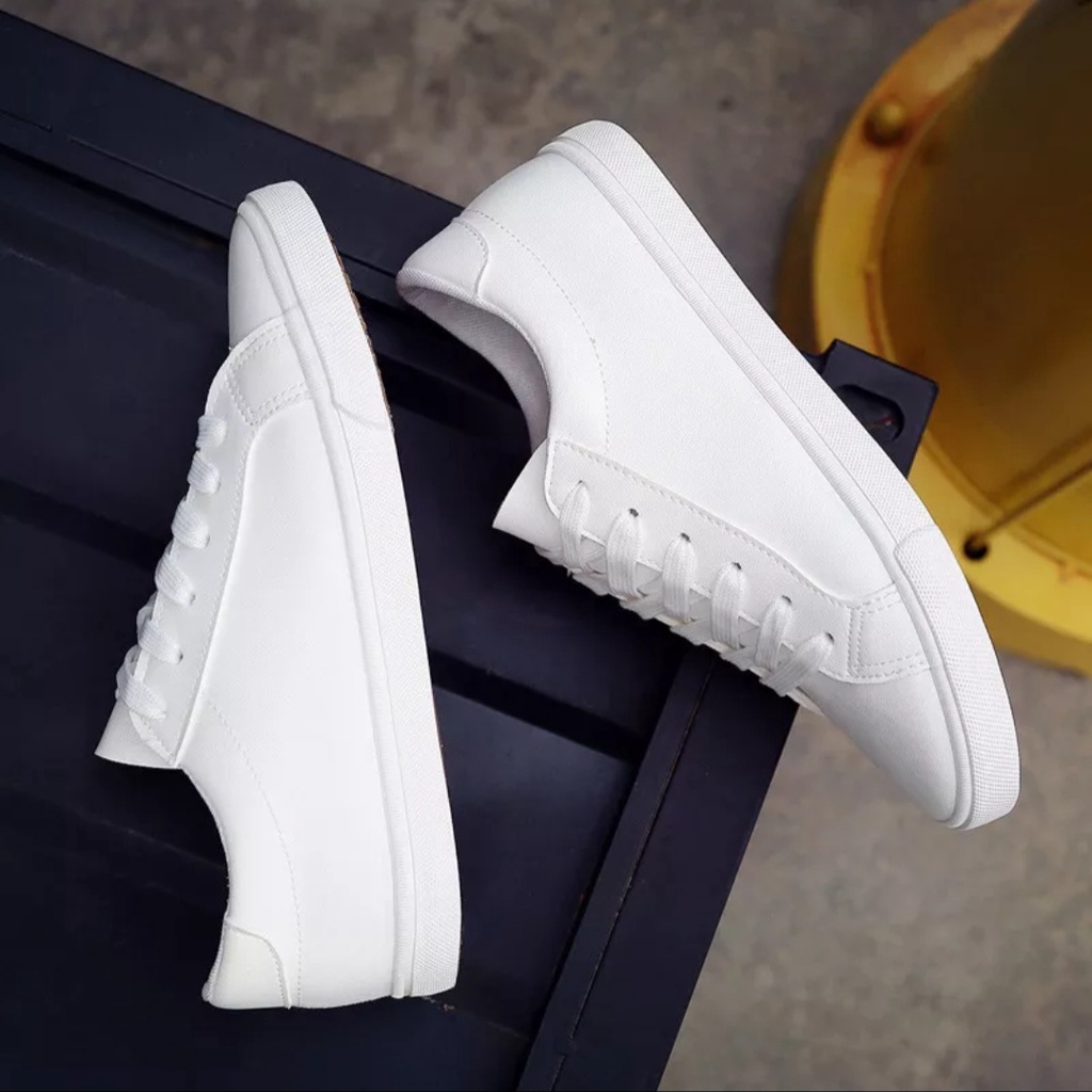 Sepatu Sneakers Casual Wanita Putih Polos
