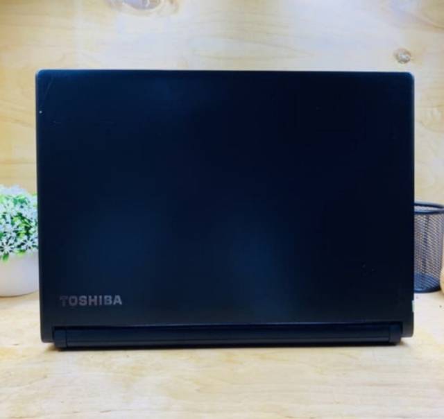 LAPTOP TOSHIBA R30C GEN 6 - LAPTOP MURAH SECOND BERGARANSI