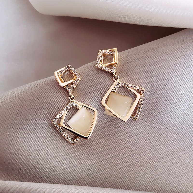 Anting AT 116 Bahan S925 Fashion Wanita Anting Keren Lucu Unik Elegant  /BB