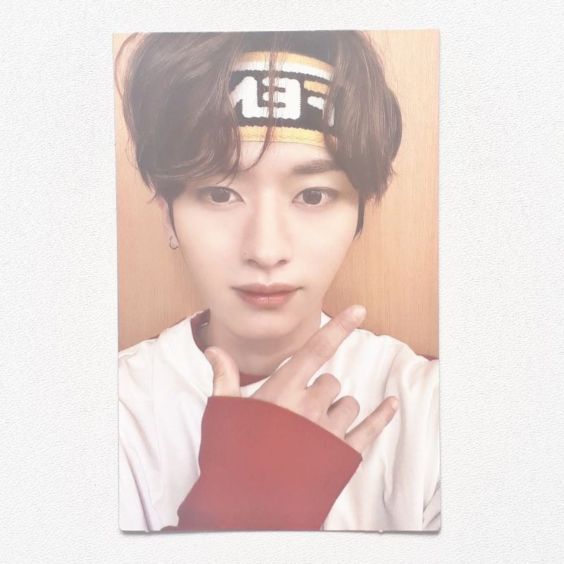 Stray Kids GO LIVE Limited ver. - Photocard (Lee Know Lino)