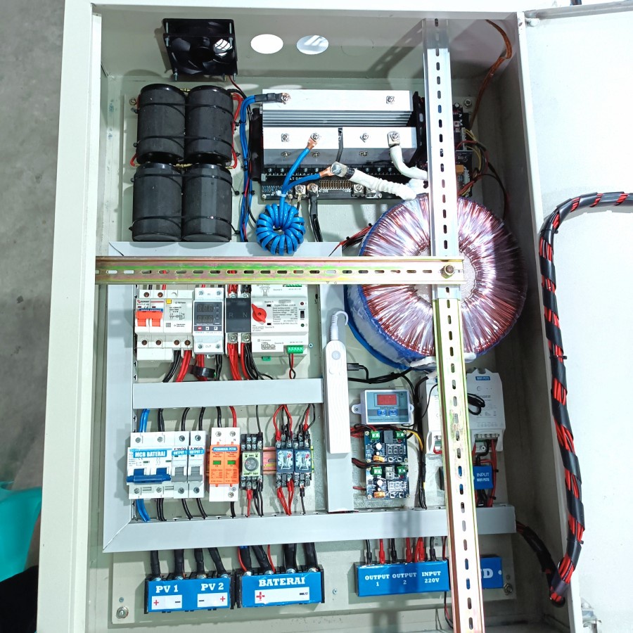 box panel PLTS panel surya solar panel hybird 7000w epever 100A