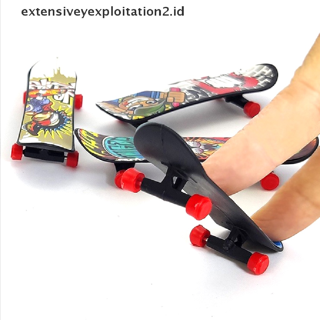 1pc Mainan Skateboard Jari Mini Bahan Plastik Untuk Anak Laki-Laki