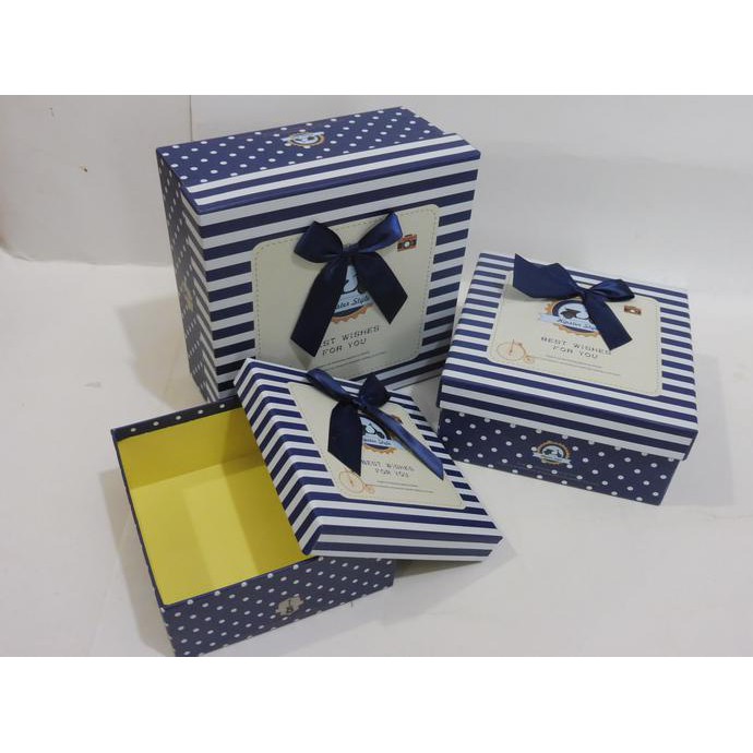 

0310-5-M : Gift Box Pita Segi M