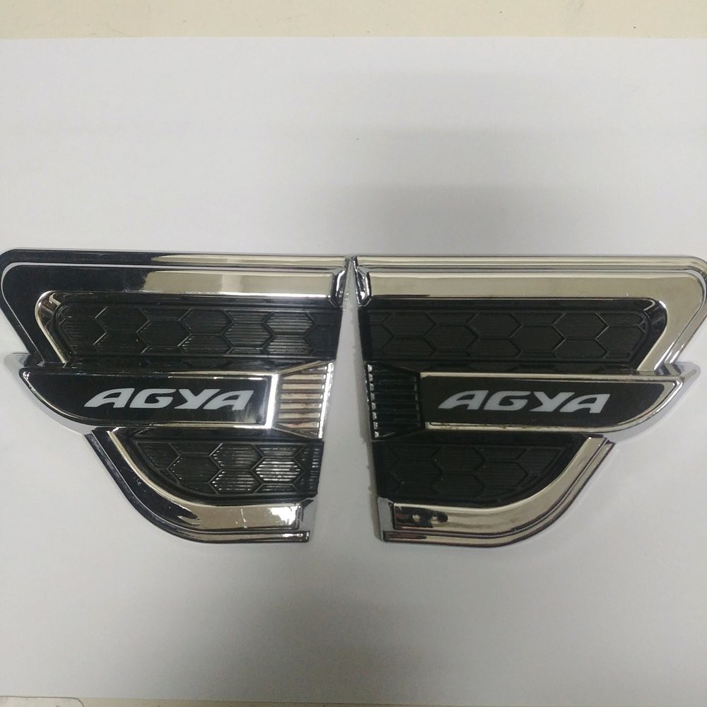 side ventilator emblem samping air flow samping logo toyota agya / WIGO