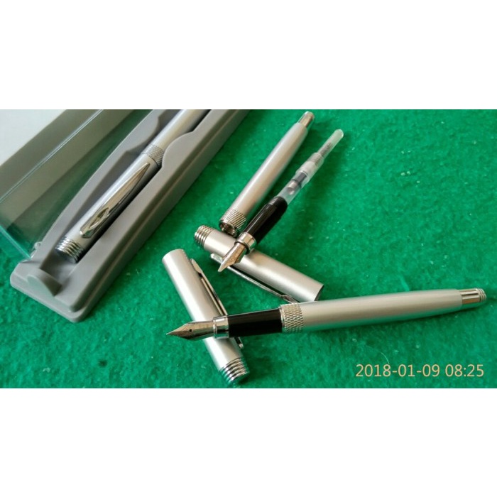 

MURAH Fountain Pen Iridium Germany.Pena Tinta Isi Mata KeciL/Lebar italic - Perak