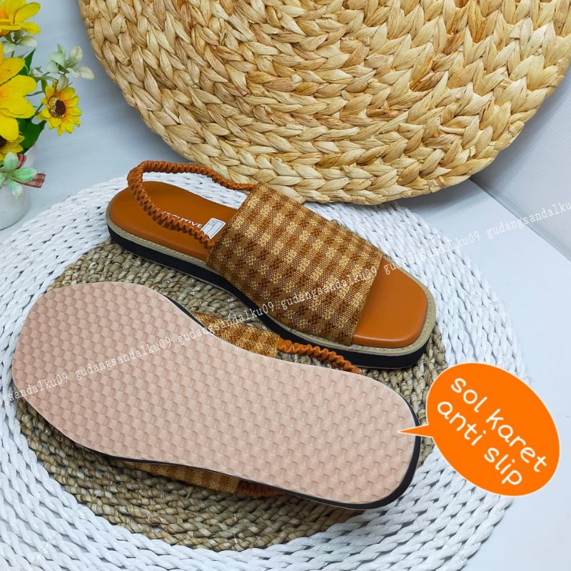 PROMO 12.12 BIGSALE SANDAL FLIP FLOP WANITA BONUS MASKER KF94 SLOP MOTIF KOTAK-NG05 SANDAL KOREA KEKINIAN DV137