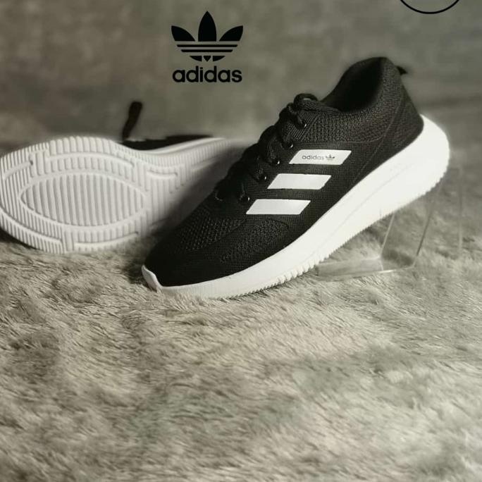 Update - Sepatu sekolah / sepatu hitam polos / sepatu polos merek Adidas