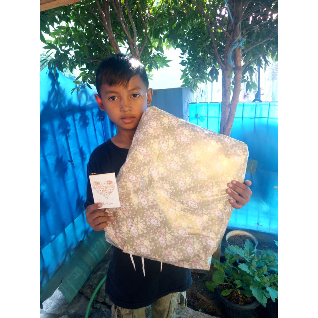 

Jual Produk Spesial Kertas Kado & Kartu Ucapan ''