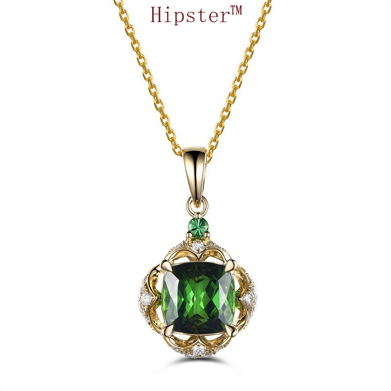 Classic Fashion Atmospheric Square Diamond Natural Green Crystal Pendant Gold Necklace