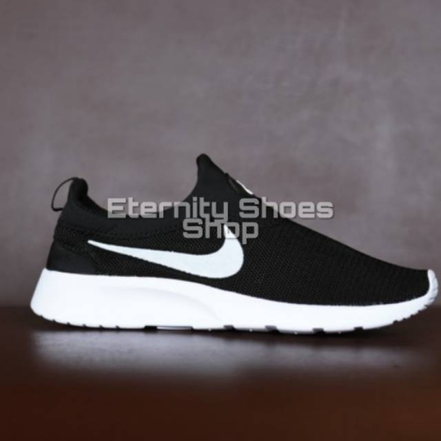 Sepatu Pria Sneaker Nike KaishinRun Slip On (Hitam Putih)