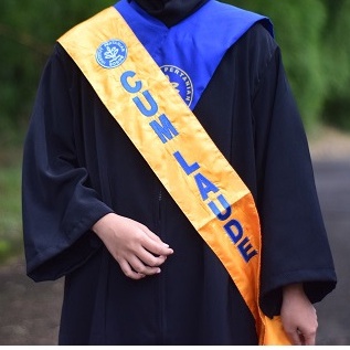 Selempang Cumlaude IPB University