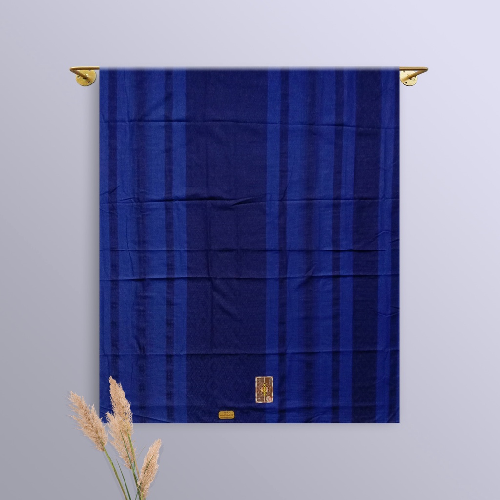 Sarung Tenun Wadimor Sulam Lilin