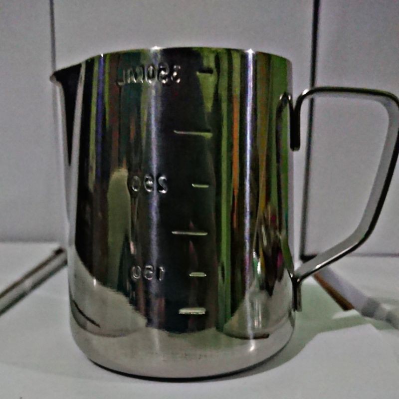PAKET STAINLESS MILK JUG 350 ml ONE TWO CUPS + MILK FROTHER LATINA VORTEX (LATTE ART)