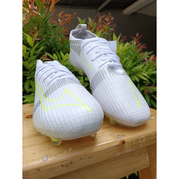 Sepatu sepak bola G-ELXIO ORIGINAL