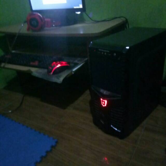 Komputer gaming intel,ssd 250gb hdd 80gb vga 2gb