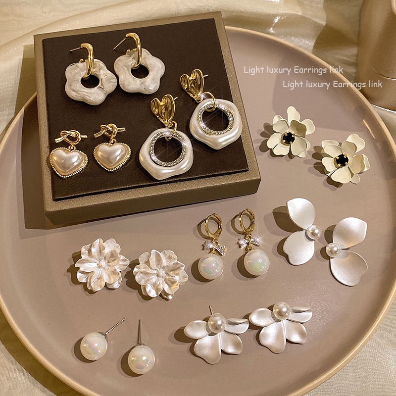 Anting stud Desain milk white Untuk Wanita