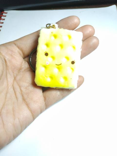 GK27 Gantungan Kunci Squishy Wafer