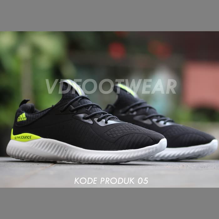 Sepatu Slip On Pria Adidas