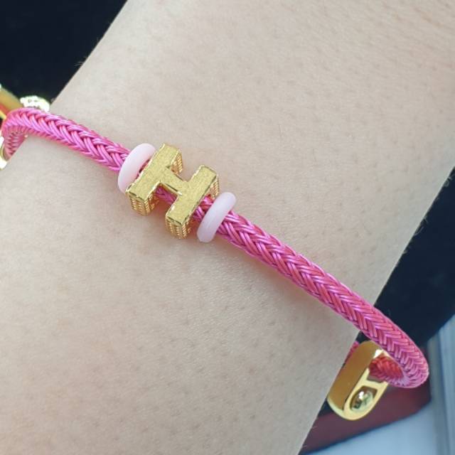 Gelang tali with liontin huruf H balok alphabeta kadar 700