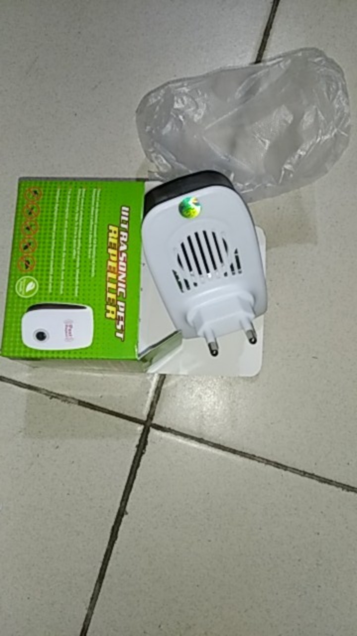 Alat Pengusir Nyamuk / Tikus / Serangga Elektrik Ultrasonik Kualitas Tinggi