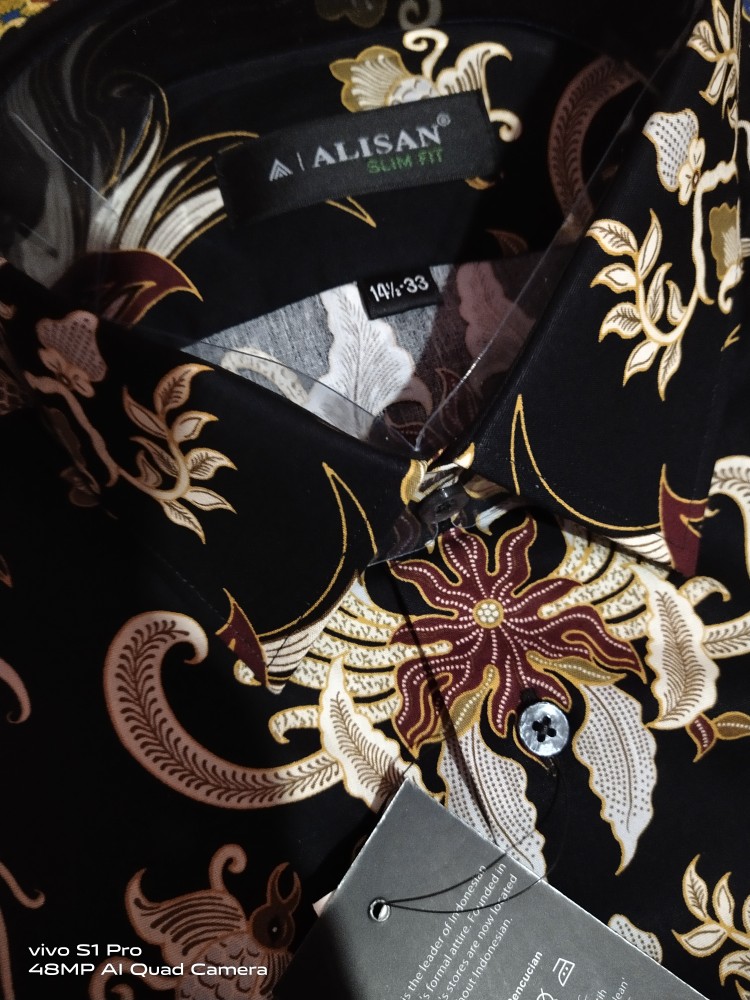 Kemeja Batik Alisan Slimfit Lengan Pendek