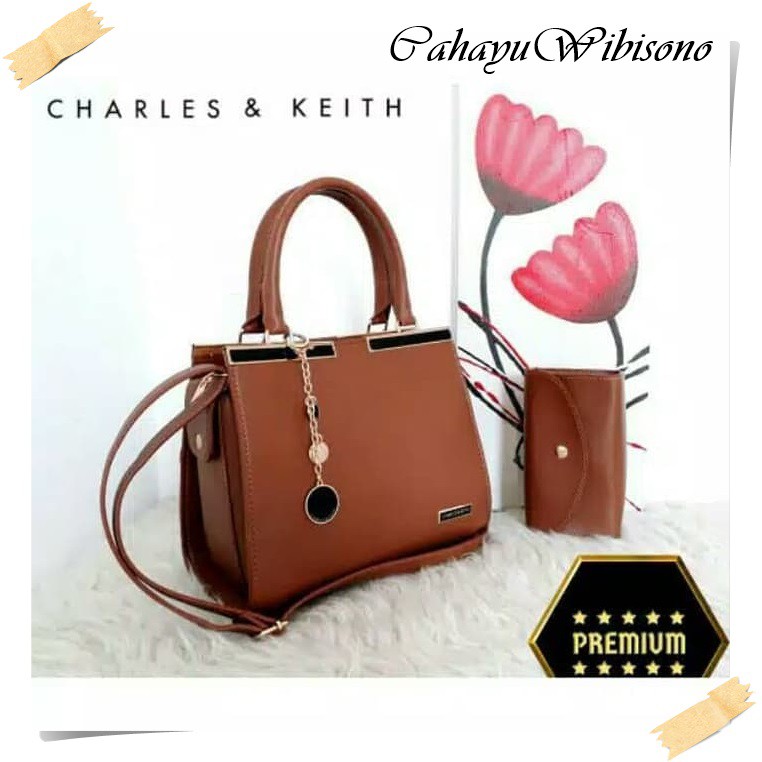 Tas Wanita Charles & Keith