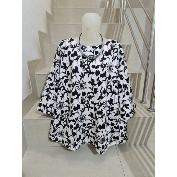 Blouse Scuba Premium Import Jumbo 2XL-3XL-Motif M - Putih