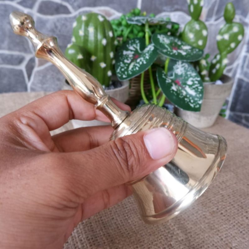 LONCENG TANGAN KUNINGAN LONCENG GAGANG BARANG ANTIK PAJANGAN RUMAH AKSESORIS LOCENG FILM HOROR COD